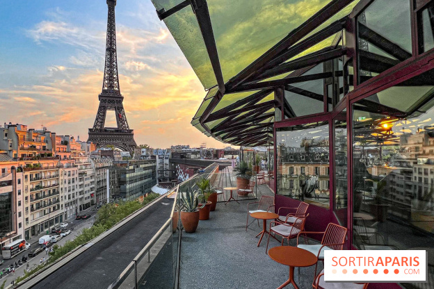 Bar Les Ombres : cocktails & tapas sur le rooftop du Musée du Quai Branly avec vue sur la tour Eiffel