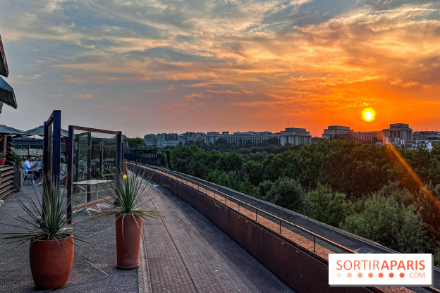 Bar Les Ombres : cocktails & tapas sur le rooftop du Musée du Quai Branly avec vue sur la tour Eiffel - 2