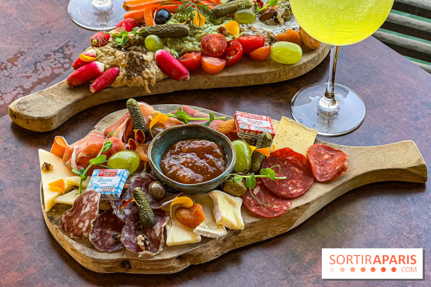 Bar du OFF Paris Seine - 0D428275 F0DF 46C4 92D1 03351BDF43F7