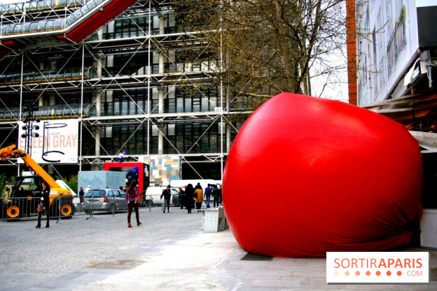 Le RedBall Project de Kurt Perschke débarque à Paris