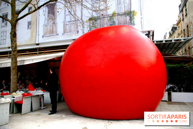 Le RedBall Project de Kurt Perschke débarque à Paris
