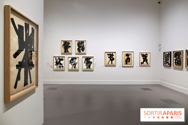 Pierre Soulages : nos photos de son exposition et de ses peintures sur papier à voir au Musée du Luxembourg