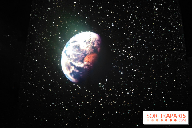 Destination Lune : un voyage immersif dans les étoiles à l'Atelier des Lumières - photos - fotor 1758652424593