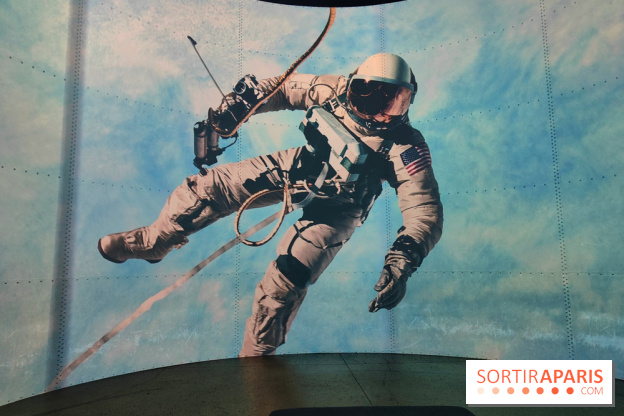 Destination Lune : un voyage immersif dans les étoiles à l'Atelier des Lumières - photos - fotor 1758652317168