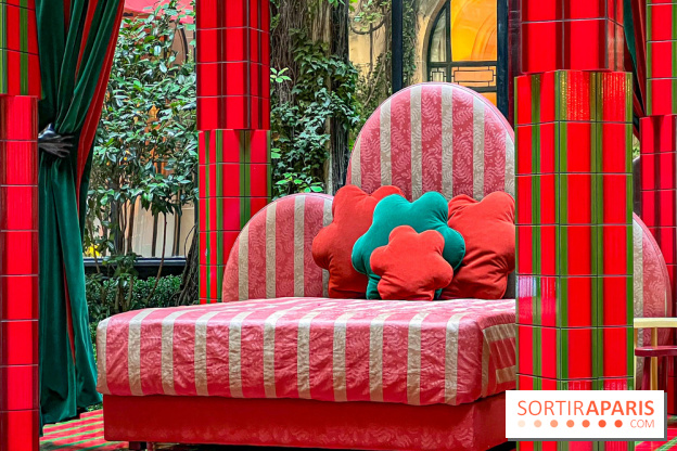 Plaza Athénée : une installation design XXL gratuite signée Uchronia exposée dans la cour du palace - IMG 1158 jpg 2