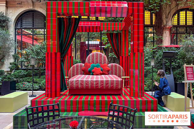 Plaza Athénée : une installation design XXL gratuite signée Uchronia exposée dans la cour du palace - IMG 1185 jpg 2