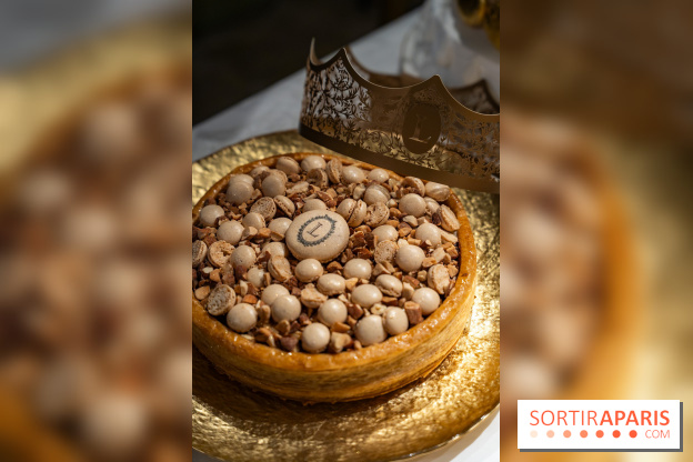 Les bûches et créations de Noël et fêtes de Ladurée 2025