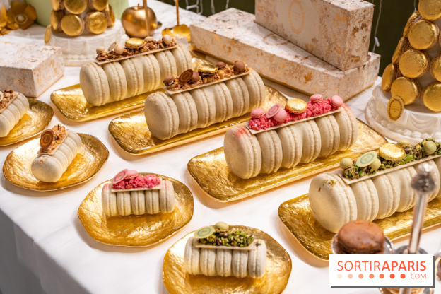 Les bûches et créations de Noël et fêtes de Ladurée 2025