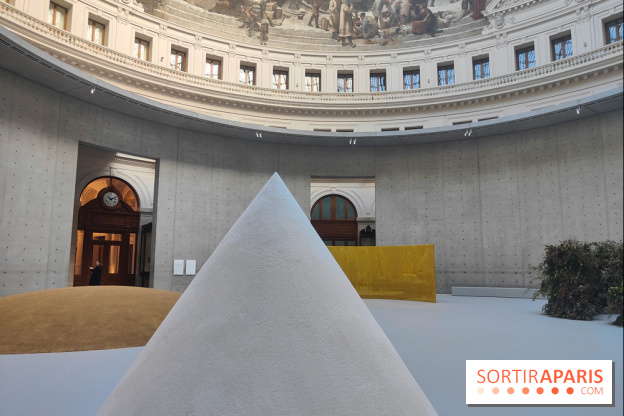 Minimal, quand l'art va à l'essentiel : l'exposition de la Bourse de Commerce se dévoile
