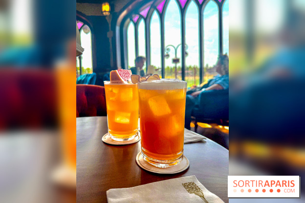 Disney Adventure World - The Regal View Lounge
