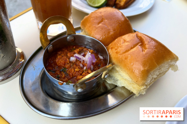 Mumbai Café - Brioches et curry de poulet