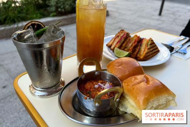 Mumbai Café - Brioches et curry de poulet