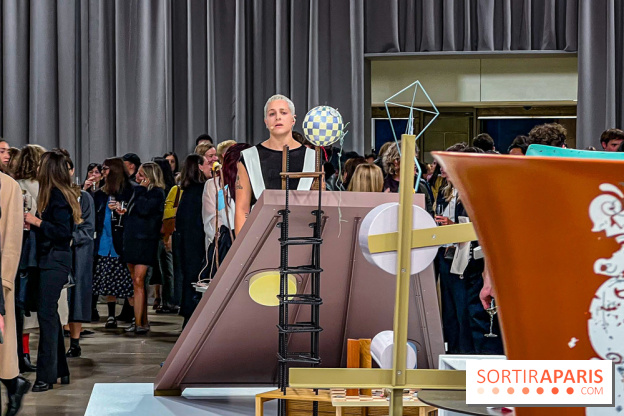 Art Basel Paris 2025: 30 Blizzards, l'exposition gratuite d'Helen Marten et Miumiu au Palais d’Iéna - 61AB2A88 9B2B 4400 BE3D 8D81B9873427