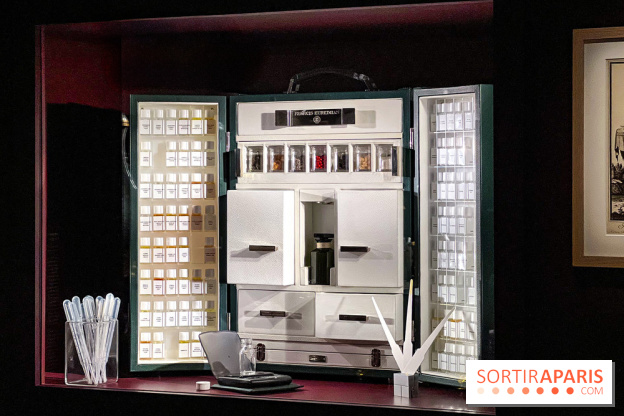 Parfum, sculpture de l'invisible : l'exposition retrospective évènement de Francis Kurkdjian à Paris - IMG 1447 jpg 2