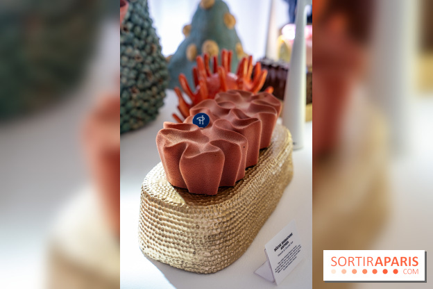 Bûches de Noël et créations de fête 2025 de Pierre Hermé : les Abysses