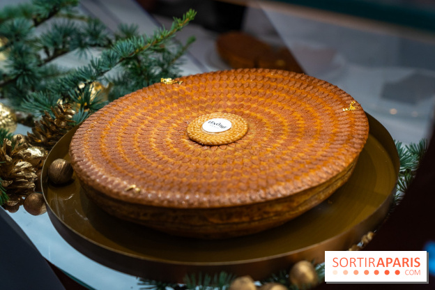 Bûche de Noël Lenôtre 2025 : Le train des Merveilles et les créations de fête - photos