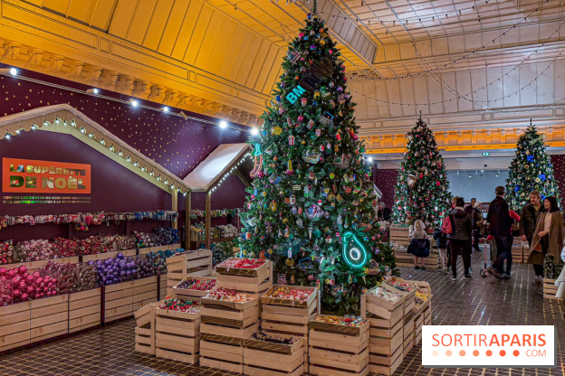 Les vitrines de Noël 2025 du Bon Marché : le grand magasin se métamorphose en (Bon) Marché de Noël