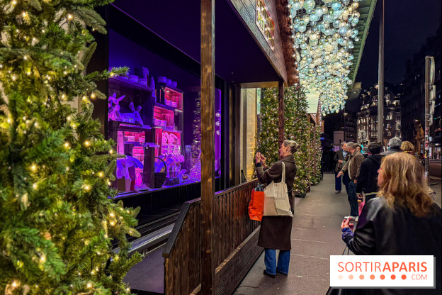 Les vitrines de Noël 2025 du Bon Marché : le grand magasin se métamorphose en (Bon) Marché de Noël