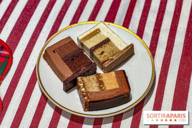 Bûches de Noël 2025 de La Grande Epicerie de Paris : trois gâteaux dans l'esprit des marchés de Noël