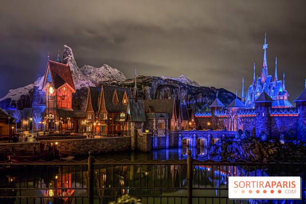 World of Frozen - chateau nuit