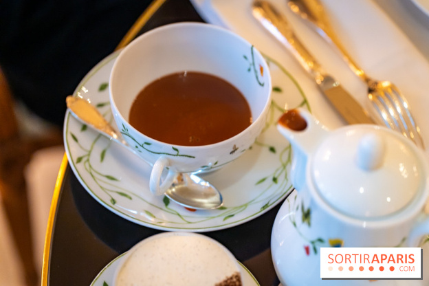 Le tea time du Bristol Par Maxence Barbot