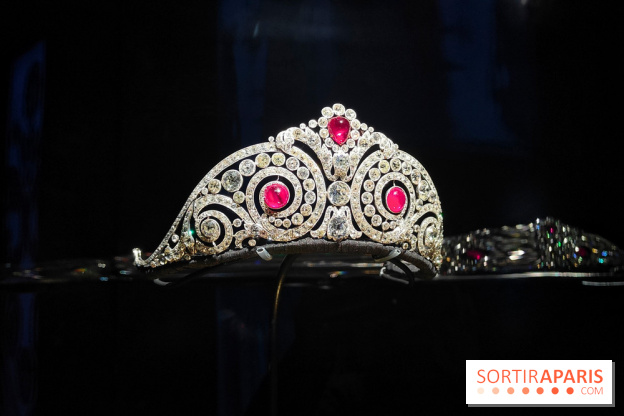 Joyaux dynastiques : une exposition qui brille de mille feux à l'Hôtel de la Marine à Paris - fotor 1765278625898