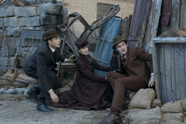 Young Sherlock - Hero Fiennes Tiffin Dónal Finn Natascha McElhone