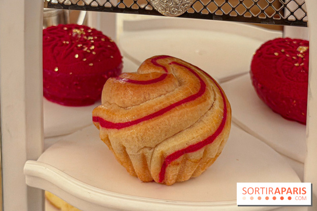 Noël 2025 au Plaza Athénée : tea time festif en famille, patinoire enchantée et chalet-raclette - IMG 4360