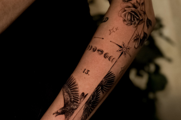 Leandro Muniz: projets de tatouage sur-mesure en micro-réalisme et blackwork à Paris