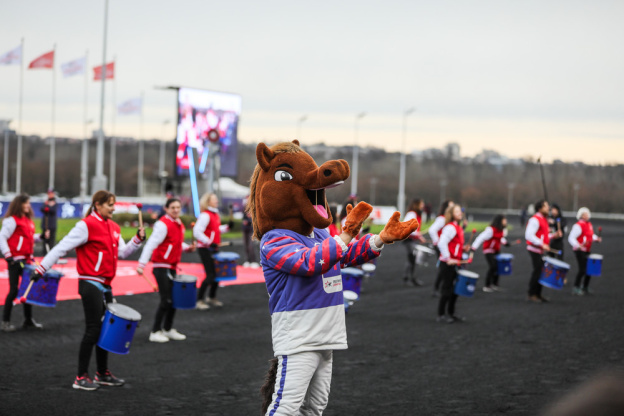Prix d’Amérique Festival à l’Hippodrome Paris-Vincennes avec GIMS & Yann Muller - BV 20250126131306BV1 0210