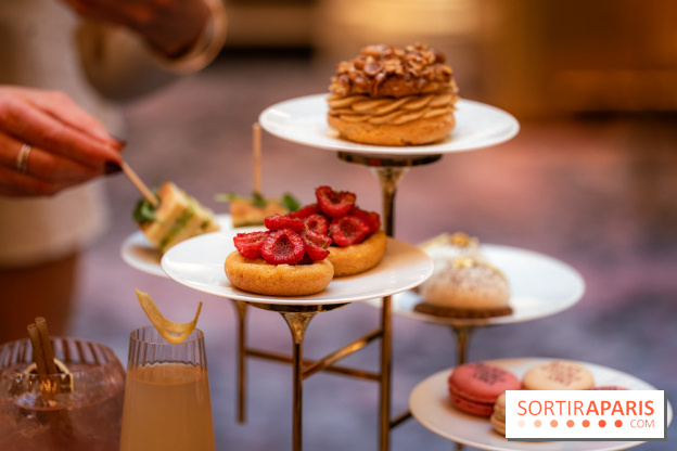 Le tea time Emily in Paris de l'Hôtel du Louvre - A7C04030