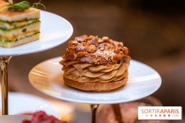 Le tea time Emily in Paris de l'Hôtel du Louvre - A7C04054