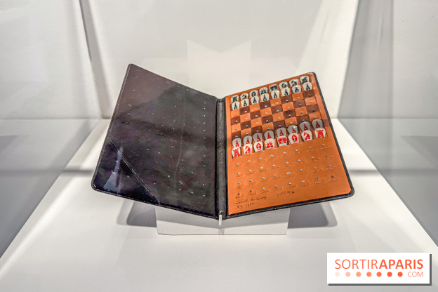 Exposition Un Siècle d'Echecs à la Galerie Perrotin