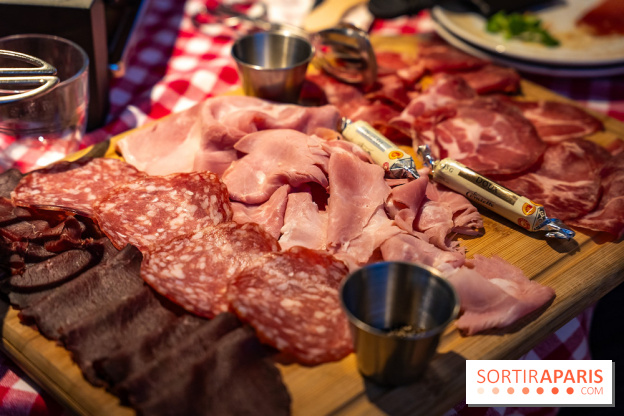 Mama ski club au Mama Shelter La Défense, raclette et Mont d'Or - A7C05491