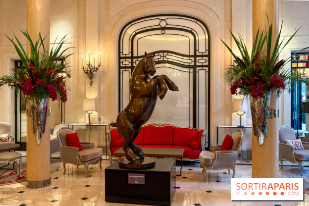 Exposition gratuite au Plaza Athénée : le bestiaire de Michel Bassompierre s'invite au palace - IMG 3894