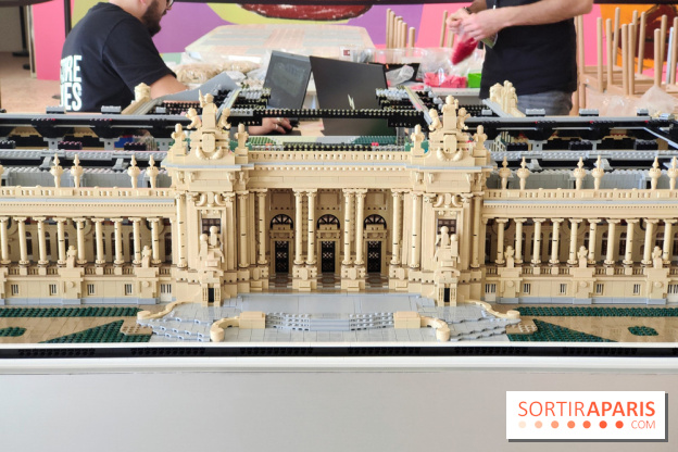 Insolite : assistez au montage en live d'une maquette LEGO du Grand Palais