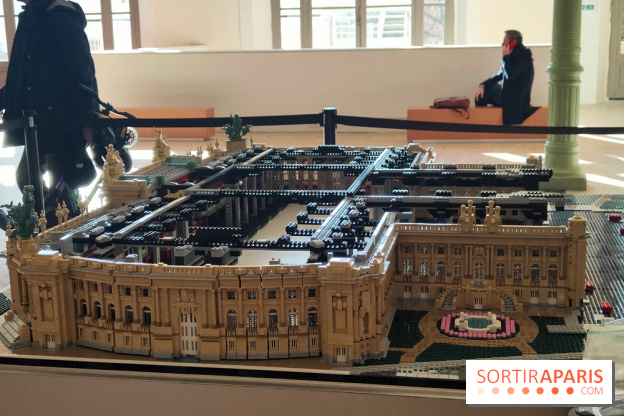 Insolite : assistez au montage en live d'une maquette LEGO du Grand Palais