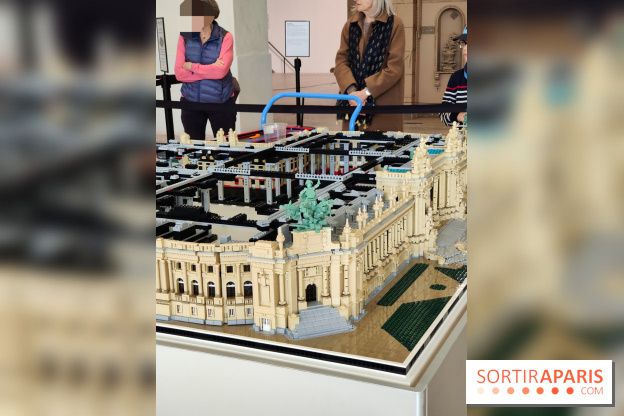 Insolite : assistez au montage en live d'une maquette LEGO du Grand Palais