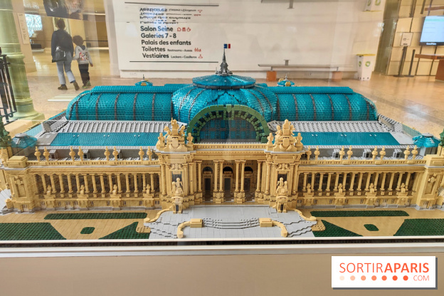 Insolite : assistez au montage en live d'une maquette LEGO du Grand Palais