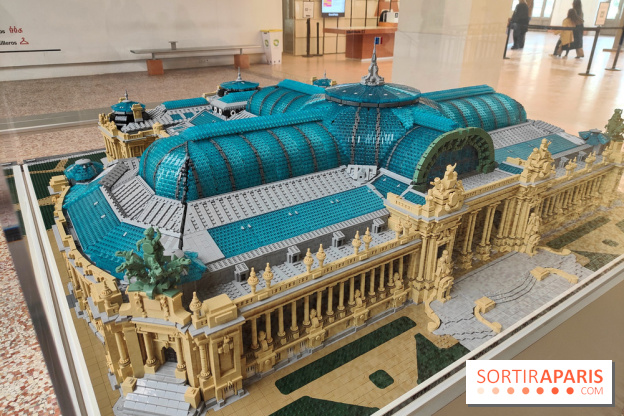 Insolite : assistez au montage en live d'une maquette LEGO du Grand Palais