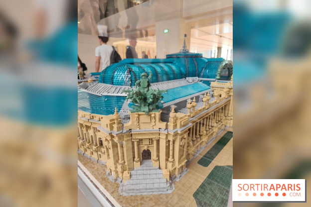 Insolite : assistez au montage en live d'une maquette LEGO du Grand Palais