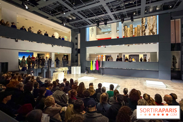 Le Musée Vivant de la Mode d'Olivier Saillard : exposition-performance à la Fondation Cartier