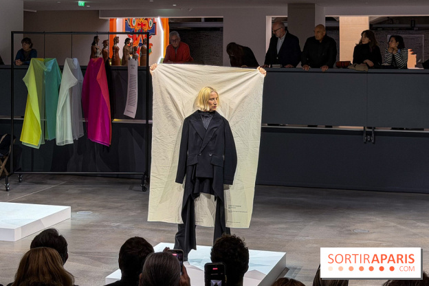 Le Musée Vivant de la Mode d'Olivier Saillard : exposition-performance à la Fondation Cartier