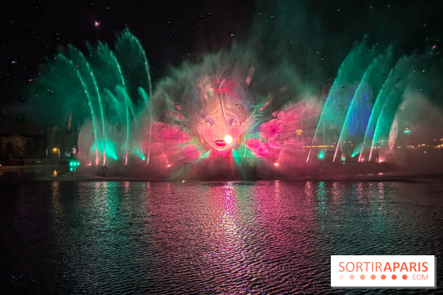Disneyland Paris : Disney Cascade of Lights, le spectacle nocturne sur Adventure Bay