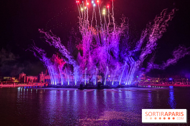 Disneyland Paris : Disney Cascade of Lights, le spectacle nocturne sur Adventure Bay - IMG 4967