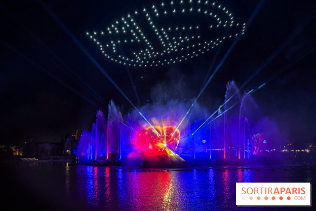 Disneyland Paris : Disney Cascade of Lights, le spectacle nocturne sur Adventure Bay