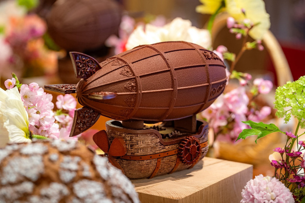 La Belle Envolée du Cheval Blanc Paris, l'Oeuf de Pâques dirigeable 2026 - A7C08051