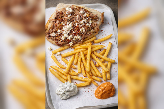 Chouchou Paris : Le temple de la grillade au feu, du kebab  et de la crêpe XXL débarque à Strasbourg-Saint-Deni