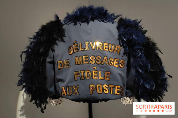 Sous toutes les coutures : une exposition sur le vêtement de travail au Musée Postal