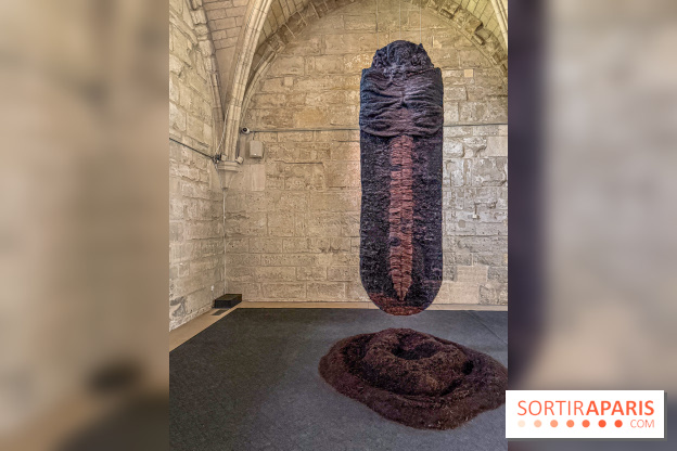 Inkarna : l’exposition de Yosra Mojtahedi à l’Abbaye de Maubuisson